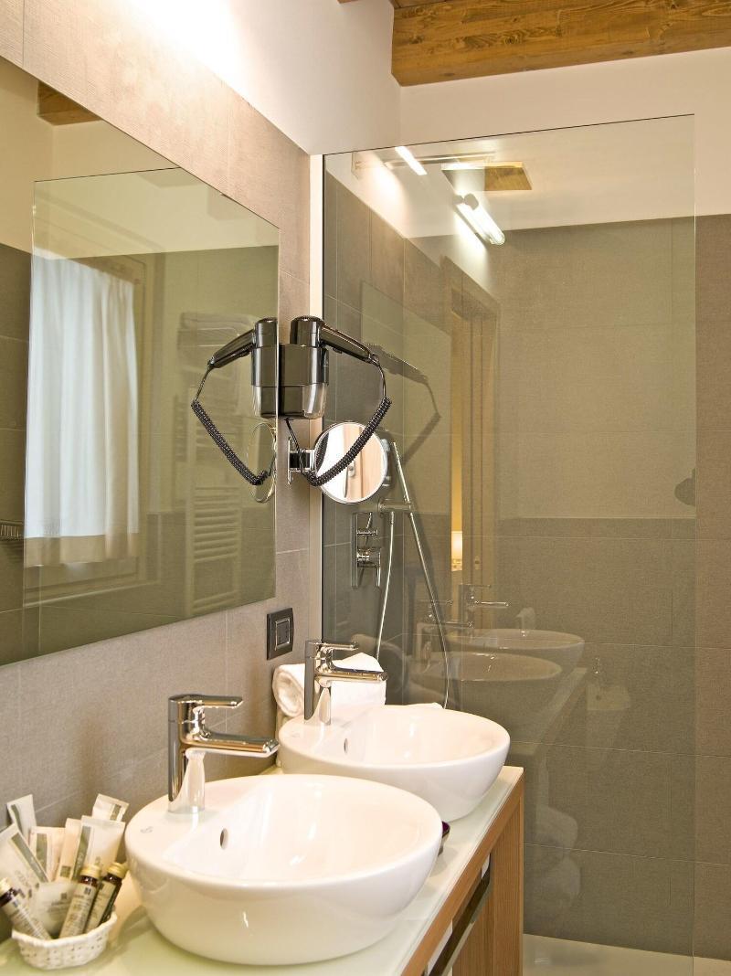 Harmony Suite Hotel Selvino Exterior photo